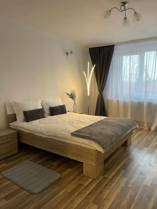 Апартаменти Apartament Modern Centru Sibiu 2Dormitoare Екстер'єр фото